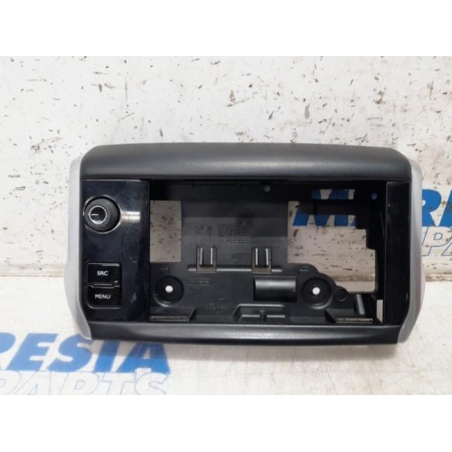 Peugeot - 208 - Regelunit Multi Media