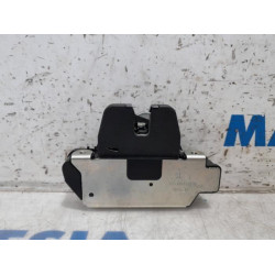 Peugeot - 208 - Tailgate lock mechanism