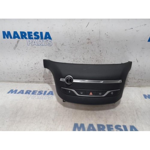Peugeot - 308 - Radio control panel