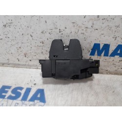 Peugeot - 308 - Tailgate lock mechanism