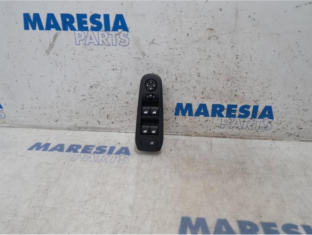 Peugeot - 308 - Multi-functional window switch