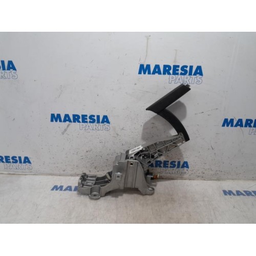 Peugeot - 308 - Parking brake lever