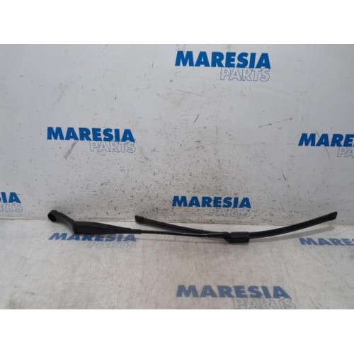 Peugeot - 308 - Front wiper arm