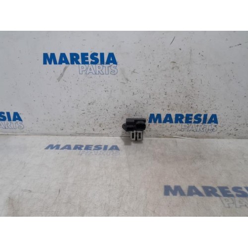 Peugeot - 208 - Cooling fan resistor