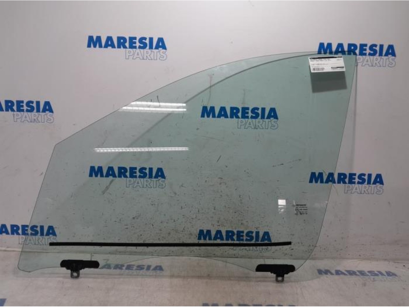 Renault - Grand Scenic - Door window 4-door, front left
