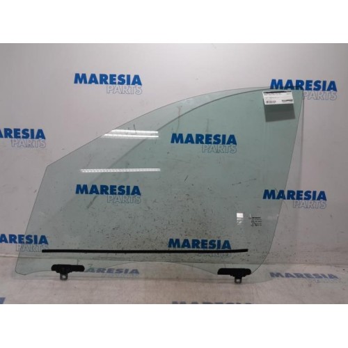 Renault - Grand Scenic - Door window 4-door, front left