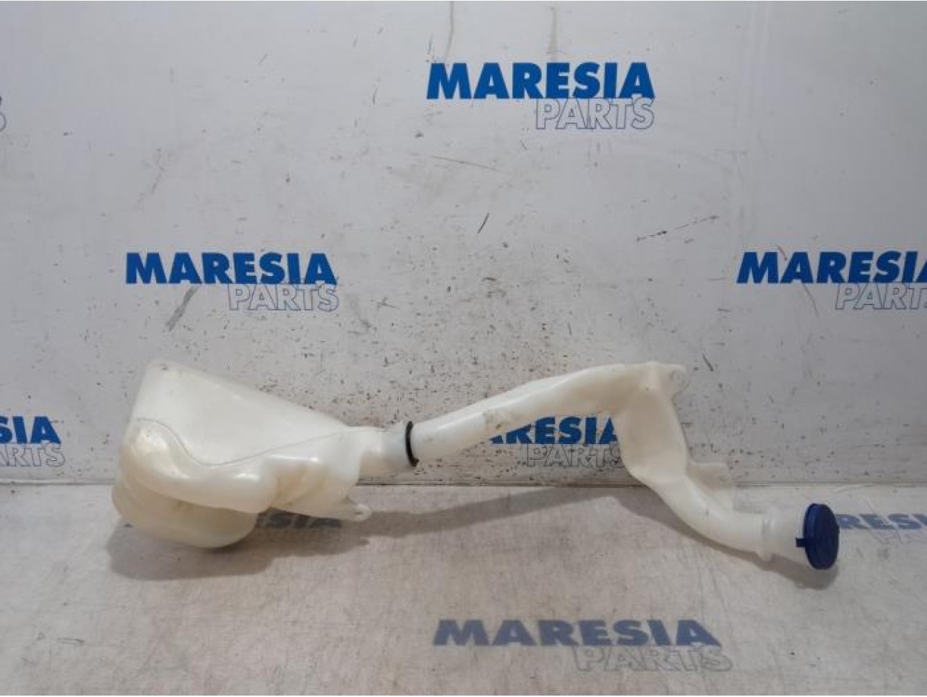 Peugeot - 207 - Front windscreen washer reservoir