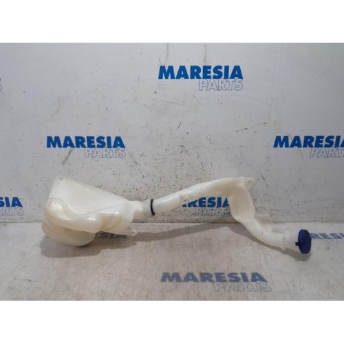 Peugeot - 207 - Front windscreen washer reservoir