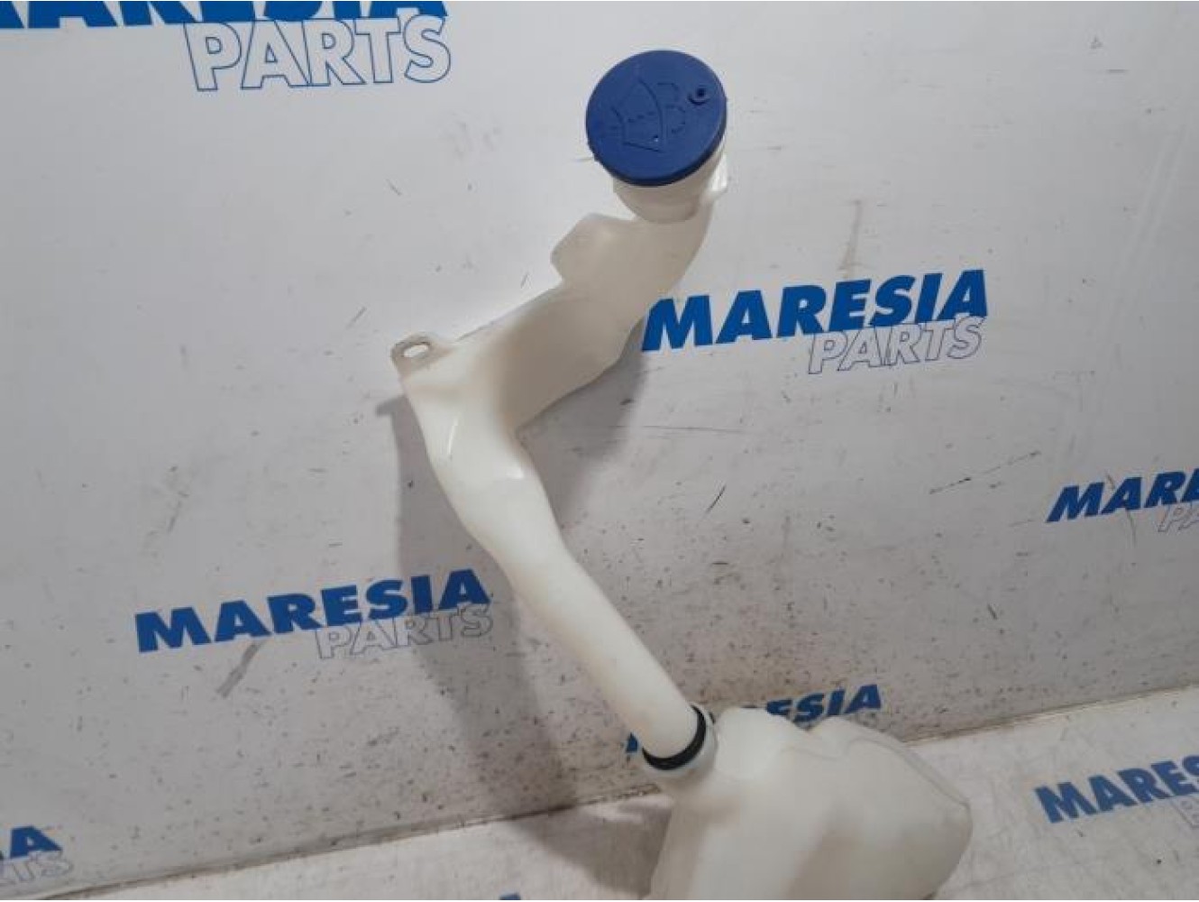 Peugeot - 207 - Front windscreen washer reservoir