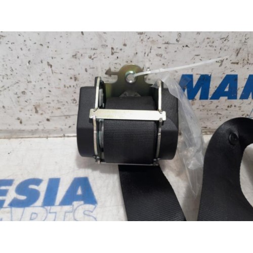 Peugeot - 207 - Rear seatbelt, right