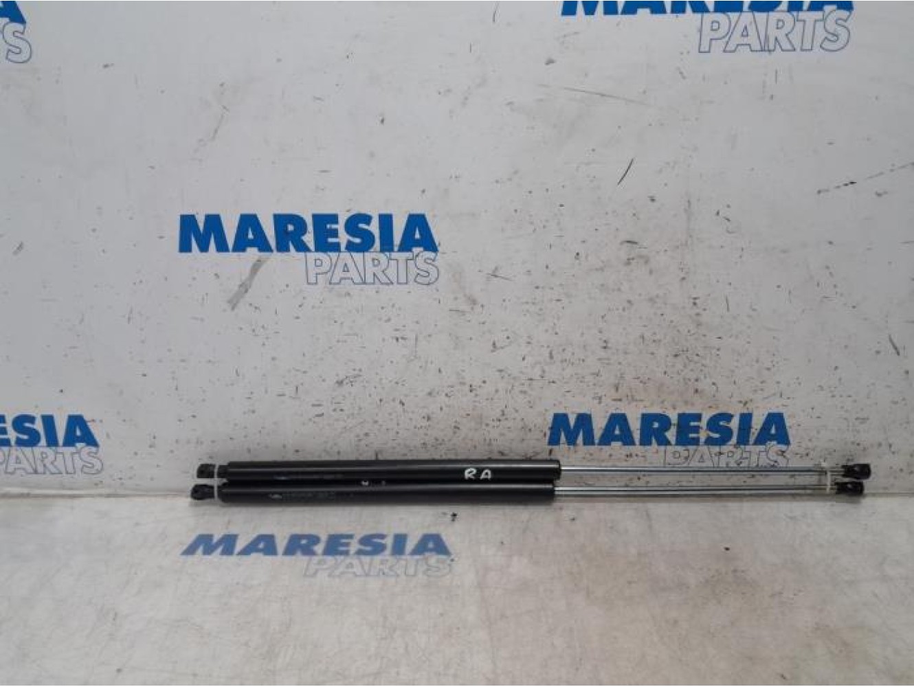 Peugeot - 207 - Set of tailgate gas struts
