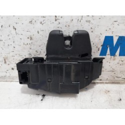 Peugeot - 207 - Tailgate lock mechanism