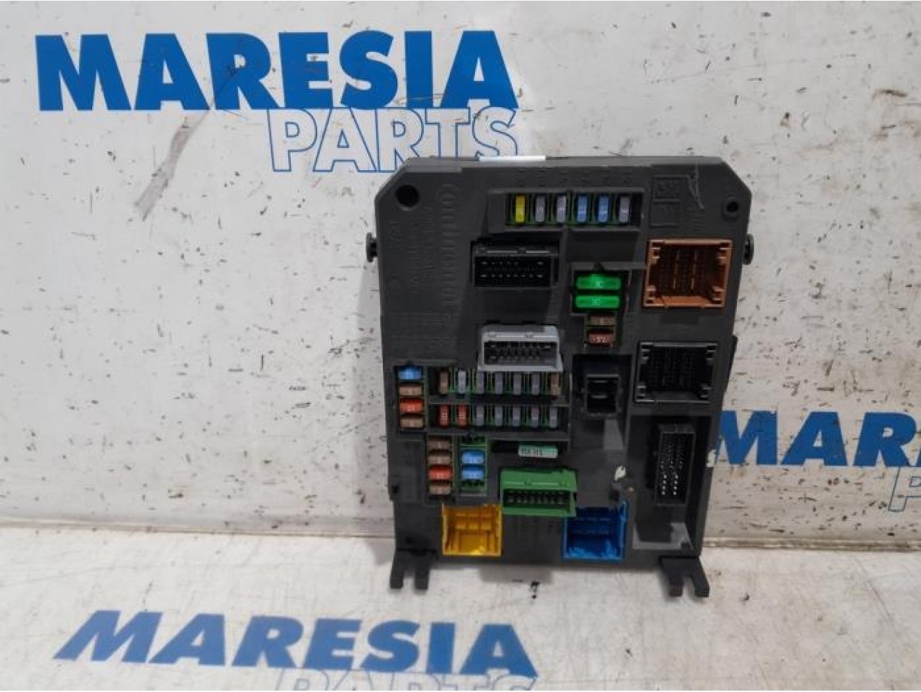 Citroen - C4 Picasso - Fuse box
