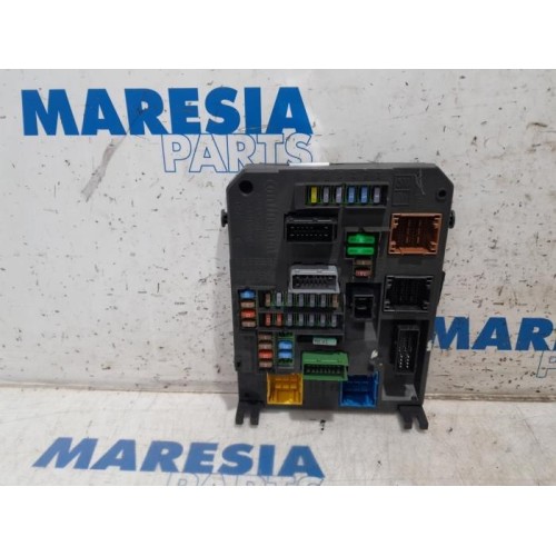 Citroen - C4 Picasso - Fuse box