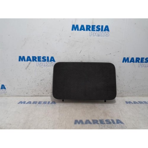 Renault - Grand Scenic - Storage compartment