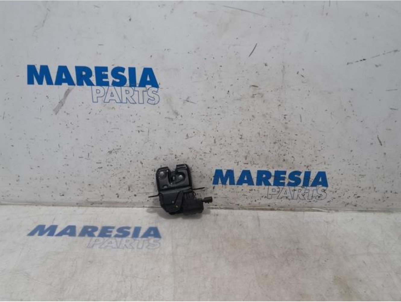 Renault - Grand Scenic - Tailgate lock mechanism