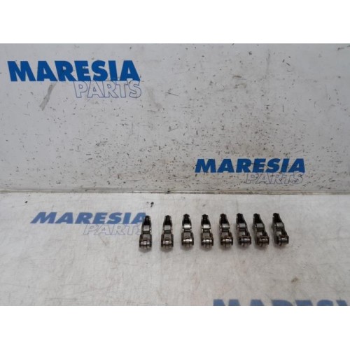 Peugeot - 5008 - Rocker arm