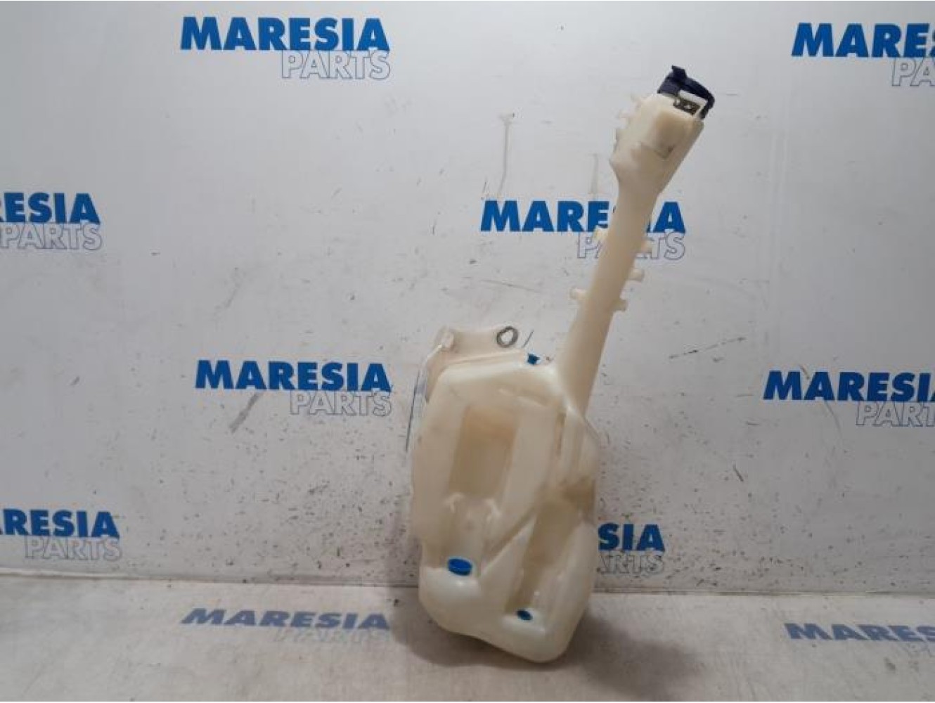 Alfa Romeo - 159 - Front windscreen washer reservoir