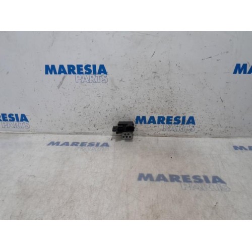 Renault - Captur - Cooling fan resistor