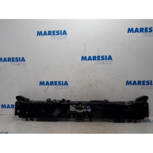 Renault - Captur - Lock plate