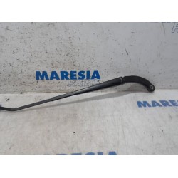 Renault - Captur - Front wiper arm