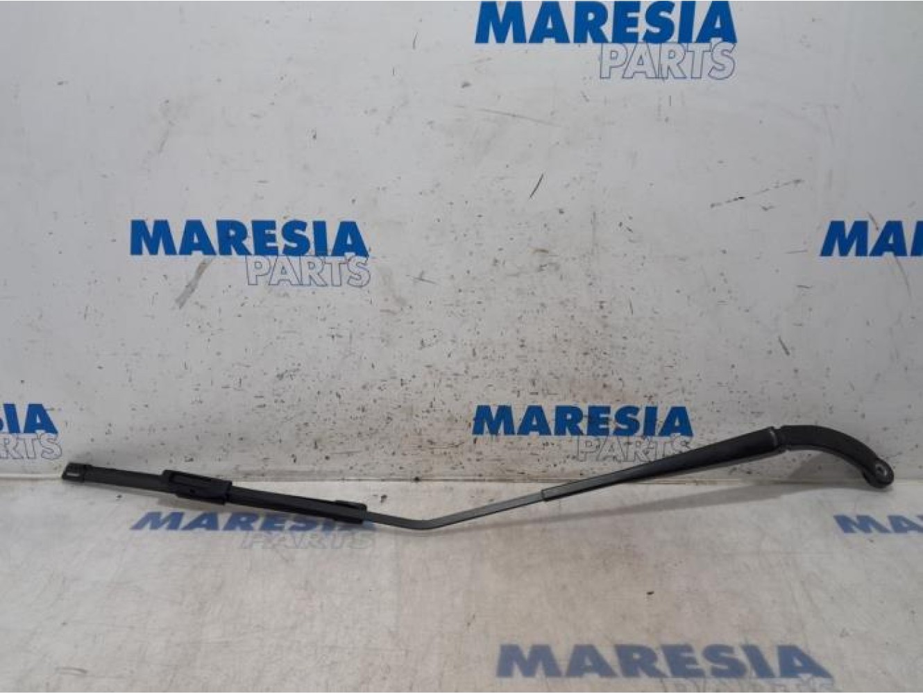 Renault - Captur - Front wiper arm