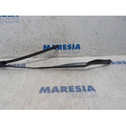 Renault - Captur - Front wiper arm