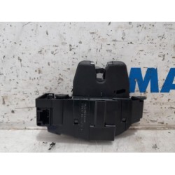 Peugeot - 308 - Tailgate lock mechanism