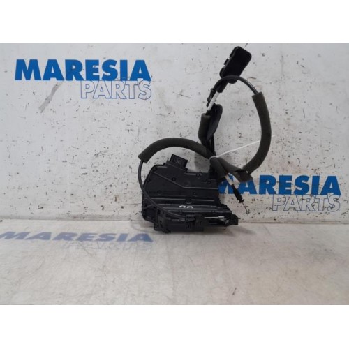 Renault - Captur - Rear door mechanism 4-door, right