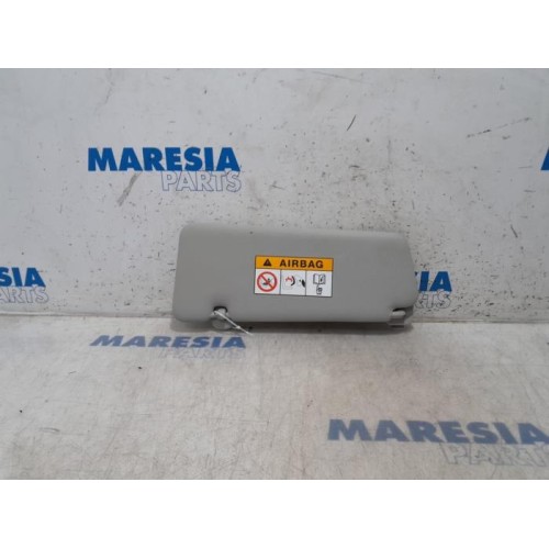 Renault - Captur - Sun visor