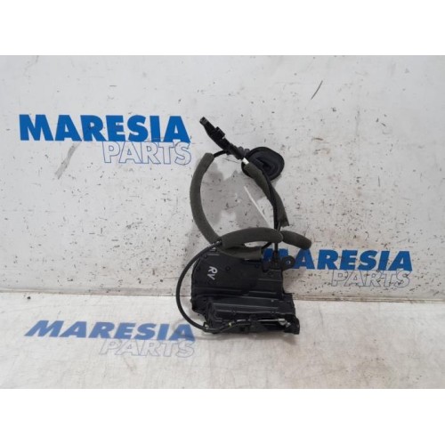 Renault - Captur - Front door lock mechanism 4-door, right