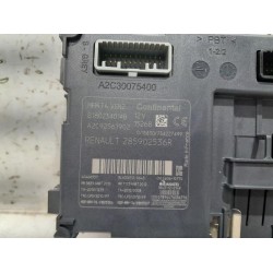 Renault - Captur - Card reader (lock)