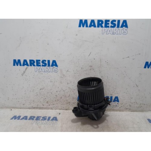 Renault - Captur - Heating and ventilation fan motor