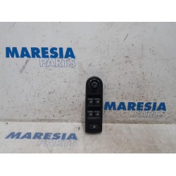 Renault - Captur - Multi-functional window switch