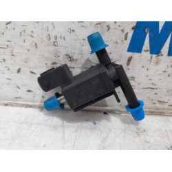 Renault - Captur - Vacuum valve