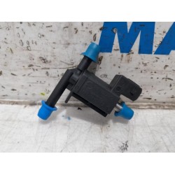 Renault - Captur - Vacuum valve