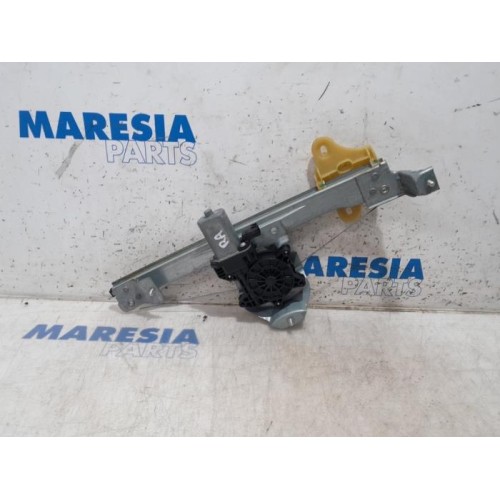 Renault - Captur - Rear door window mechanism 4-door, right