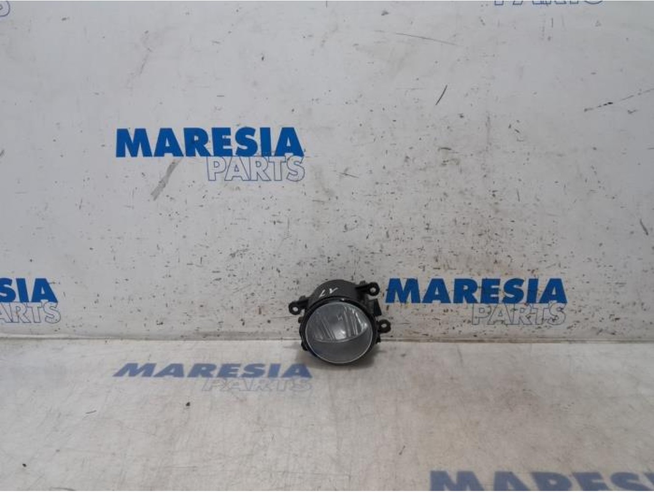 Renault - Captur - Fog light, front left