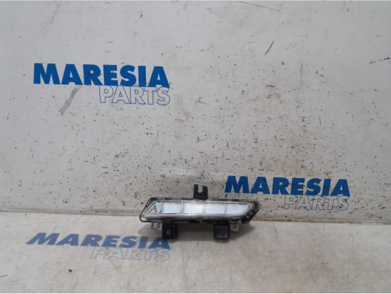 Renault - Captur - Daytime running light, right