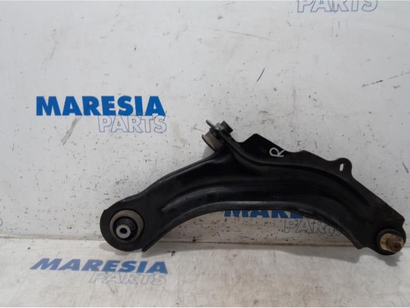 Renault - Captur - Front lower wishbone, right