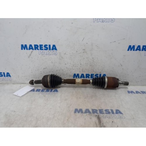 Renault - Captur - Front drive shaft, left