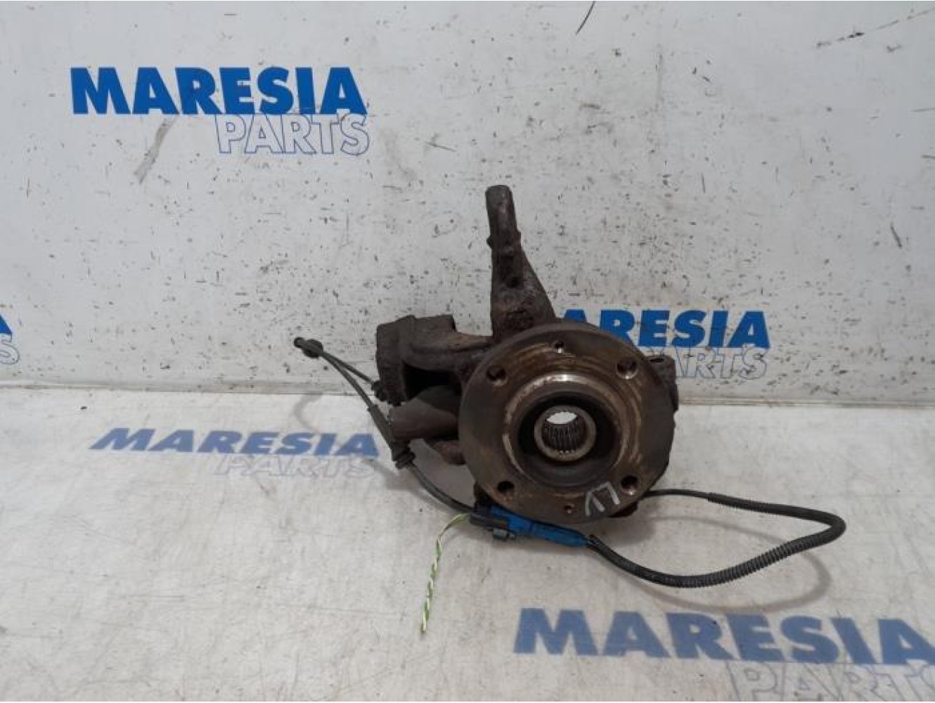 Peugeot - 207 - Fusee links-voor
