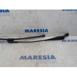 Peugeot - 207 - Front wiper arm