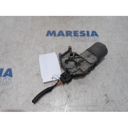 Alfa Romeo - 159 - Front wiper motor