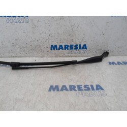 Peugeot - 207 - Front wiper arm