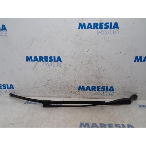 Peugeot - 207 - Front wiper arm