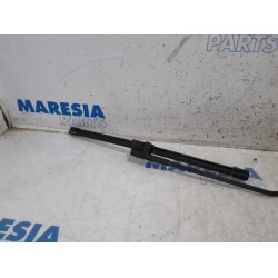 Peugeot - 207 - Front wiper arm