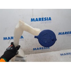 Peugeot - 207 - Front windscreen washer reservoir
