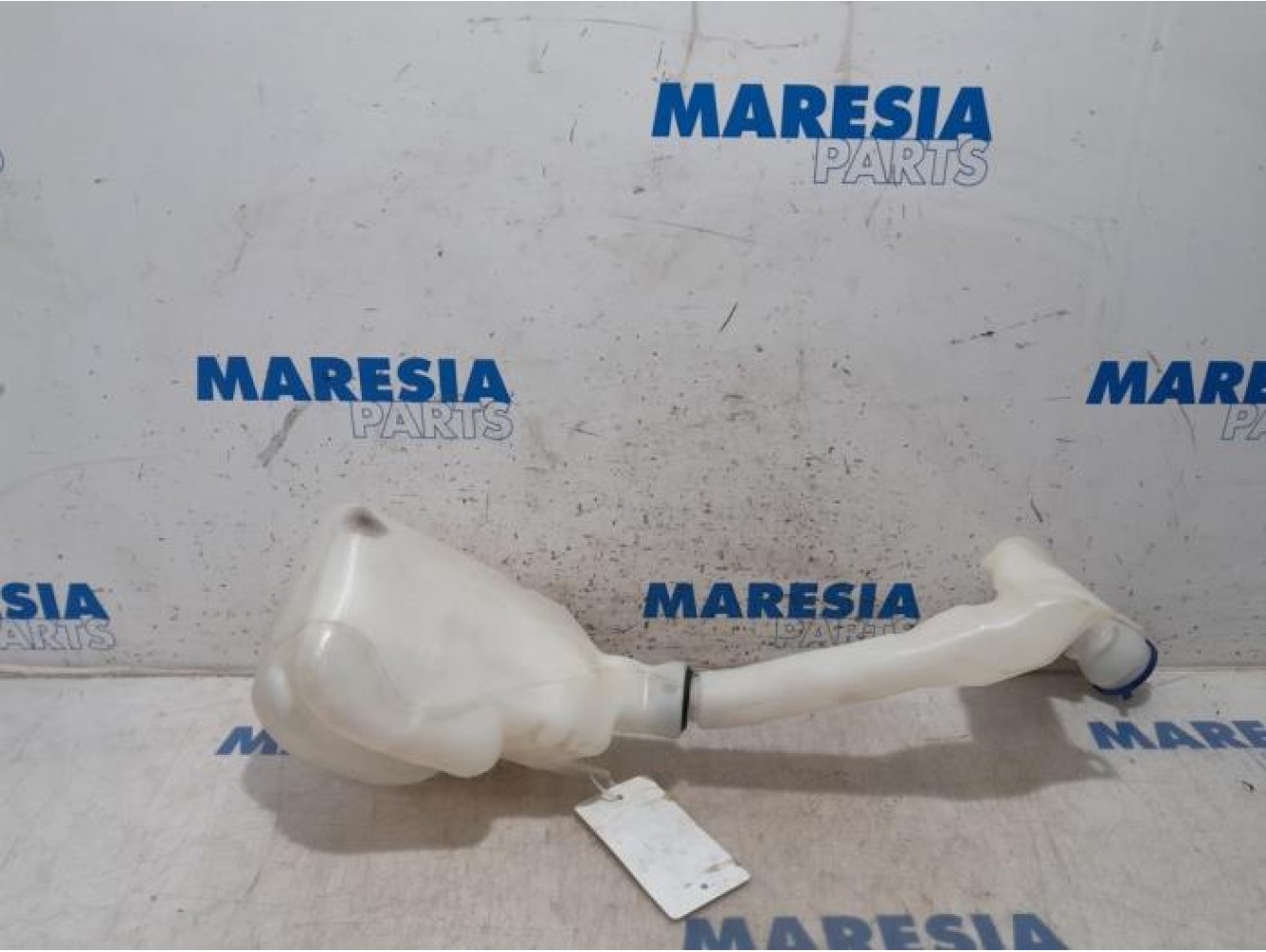Peugeot - 207 - Front windscreen washer reservoir