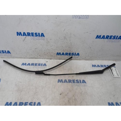 Peugeot - 308 - Front wiper arm